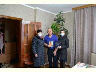 Поздравительная акция мужчин, являющихся членами Валуйской местной организации «Всероссийское общество инвалидов»с Днем защитника Отечества